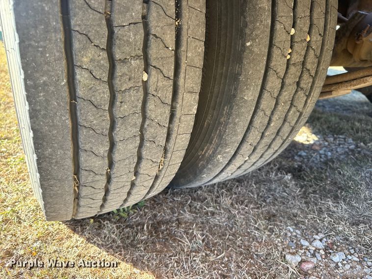 image for item DW6753 2008 Pitts LB35-33 drop deck equipment trailer