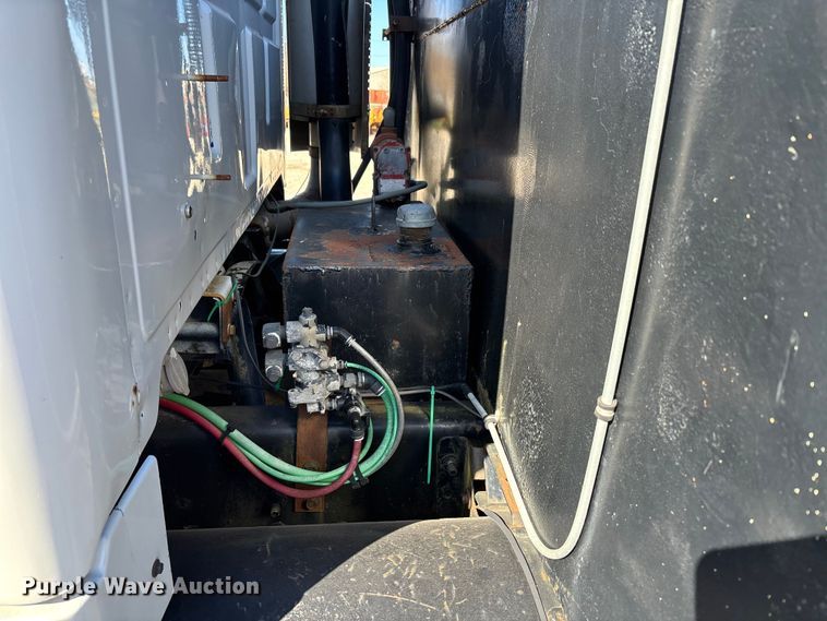 image for item DW7265 2003 Sterling reel truck