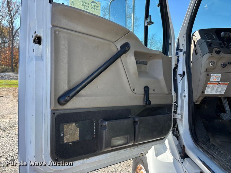 image for item DW7265 2003 Sterling reel truck