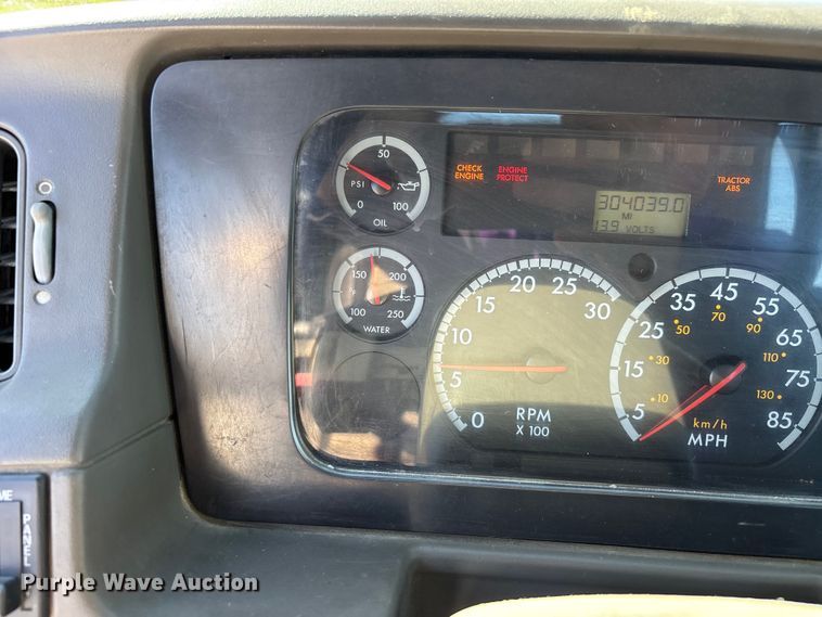 image for item DW7265 2003 Sterling reel truck