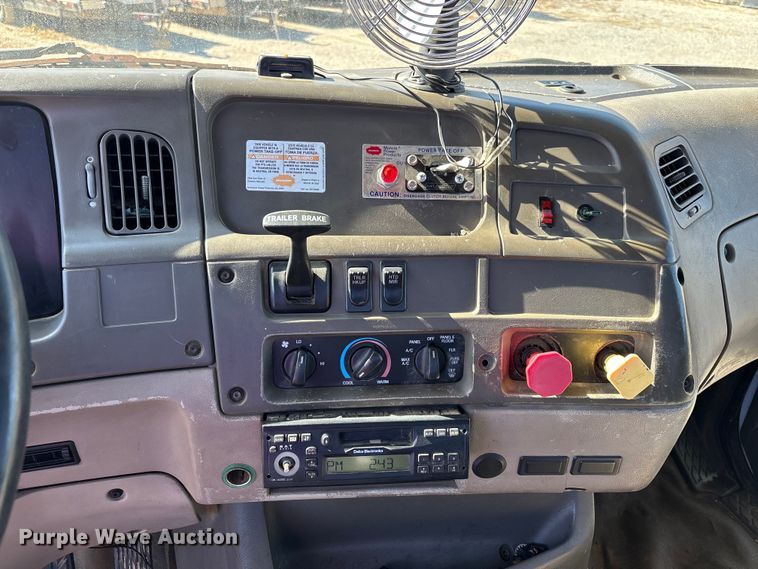 image for item DW7265 2003 Sterling reel truck