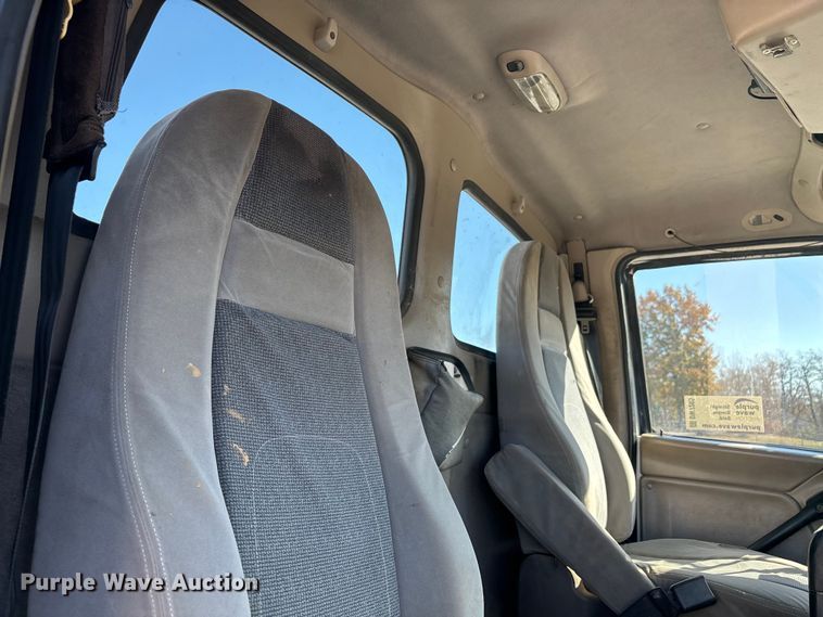 image for item DW7265 2003 Sterling reel truck