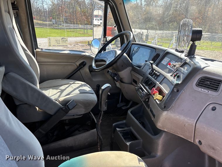 image for item DW7265 2003 Sterling reel truck