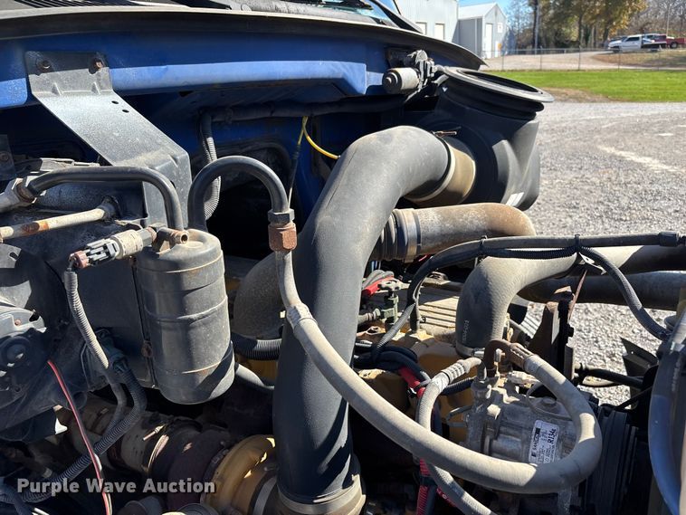 image for item DW7265 2003 Sterling reel truck