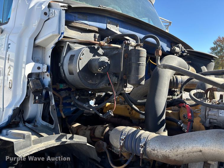 image for item DW7265 2003 Sterling reel truck