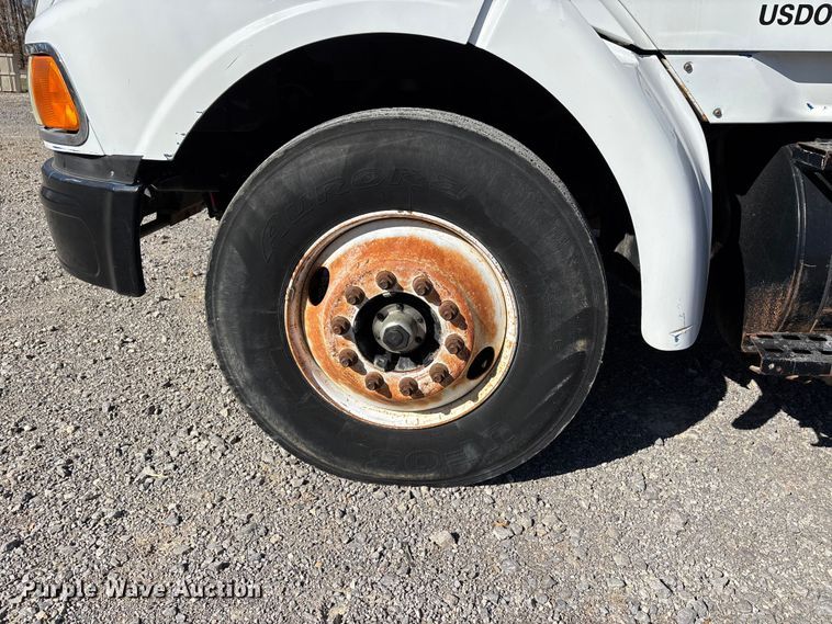 image for item DW7265 2003 Sterling reel truck