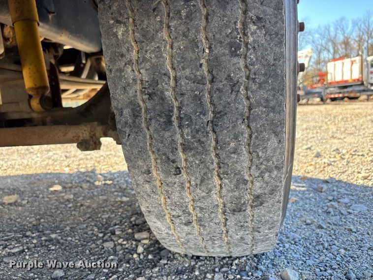 image for item DW7265 2003 Sterling reel truck