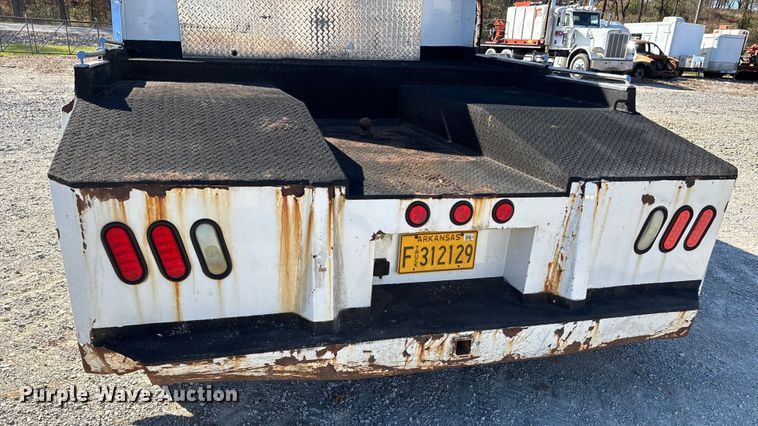 image for item DW7266 2000 Freightliner Crew Cab flatbed truck