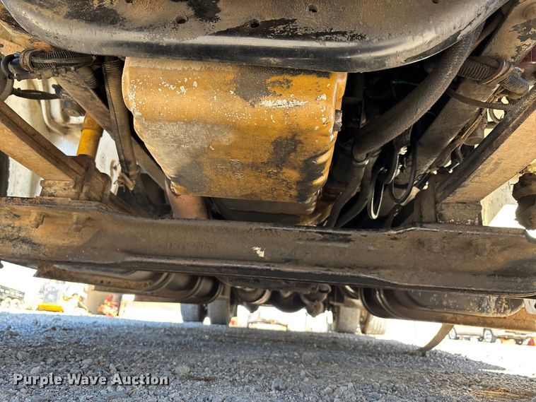 image for item DW7266 2000 Freightliner Crew Cab flatbed truck