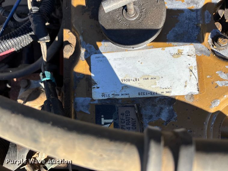 image for item DW7266 2000 Freightliner Crew Cab flatbed truck