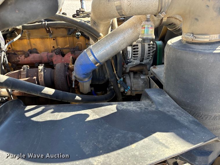 image for item DW7266 2000 Freightliner Crew Cab flatbed truck