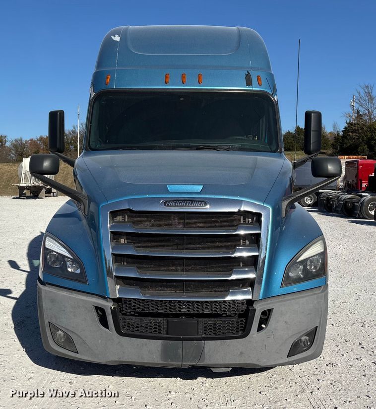 CAMIóN CAMAROTE 2019 FREIGHTLINER