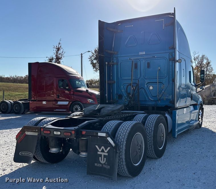 CAMIóN CAMAROTE 2019 FREIGHTLINER