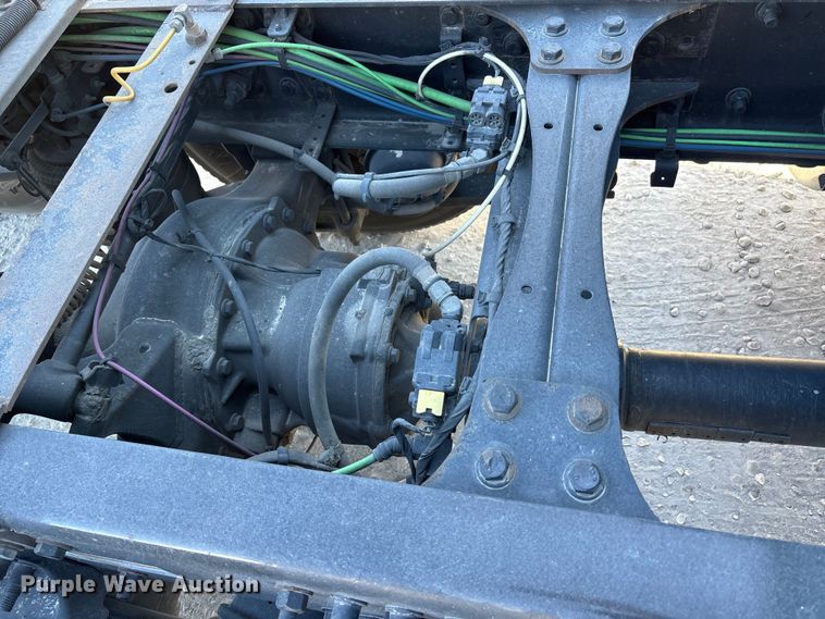 image for item DW7267 2019 Freightliner Cascadia semi truck