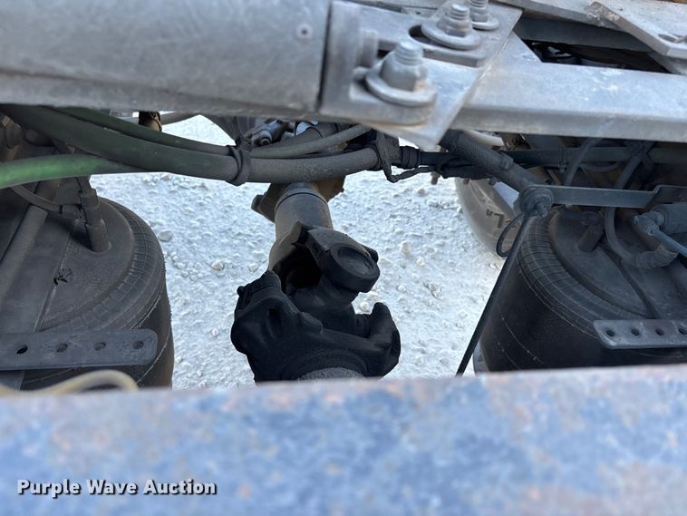 image for item DW7267 2019 Freightliner Cascadia semi truck