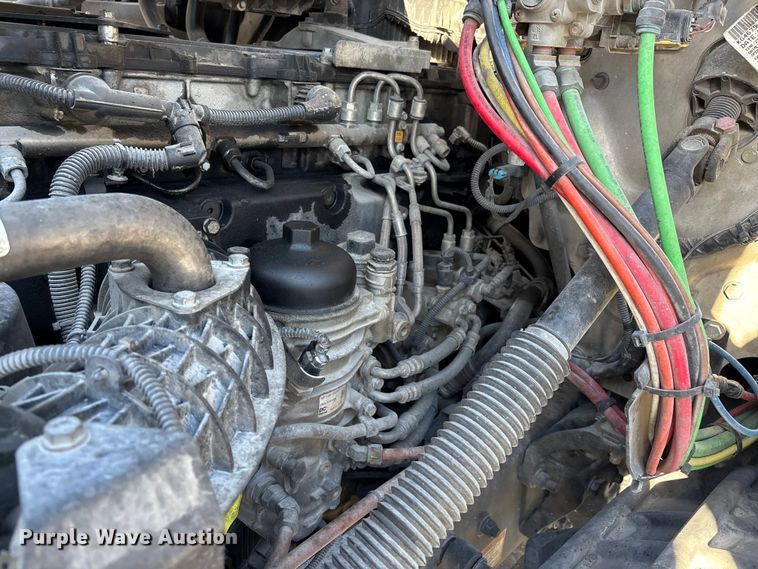 image for item DW7267 2019 Freightliner Cascadia semi truck