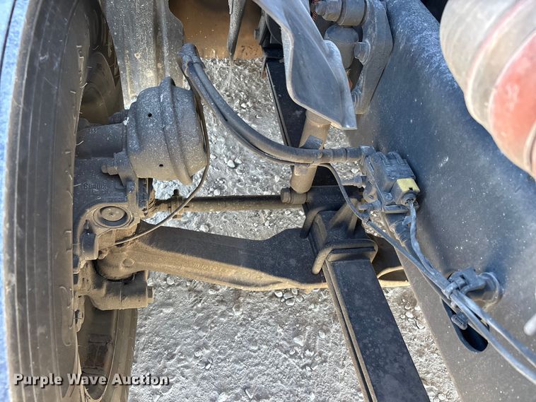 image for item DW7267 2019 Freightliner Cascadia semi truck