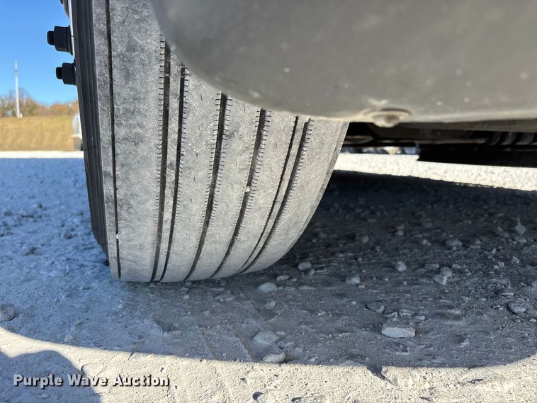 image for item DW7267 2019 Freightliner Cascadia semi truck