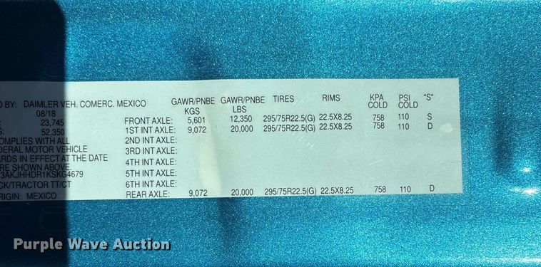 image for item DW7267 2019 Freightliner Cascadia semi truck