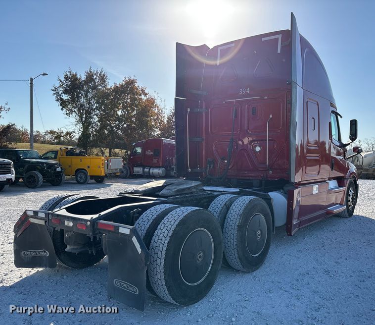 CAMIóN 2020 FREIGHTLINER