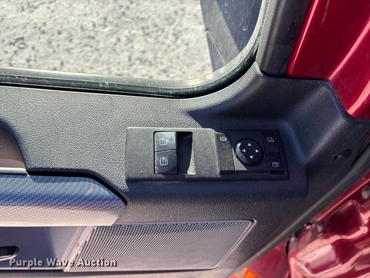 image for item DW7268 2020 Freightliner Cascadia semi truck