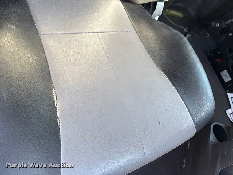 image for item DW7268 2020 Freightliner Cascadia semi truck