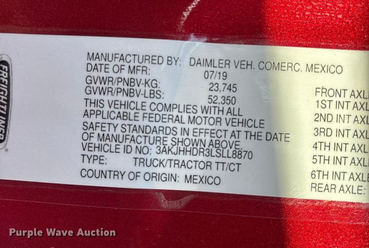 image for item DW7268 2020 Freightliner Cascadia semi truck