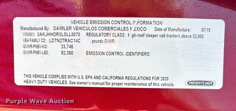 image for item DW7268 2020 Freightliner Cascadia semi truck