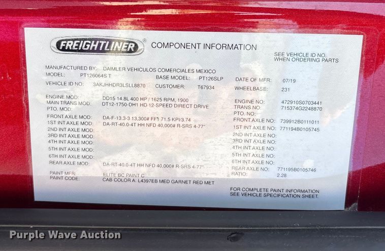 image for item DW7268 2020 Freightliner Cascadia semi truck