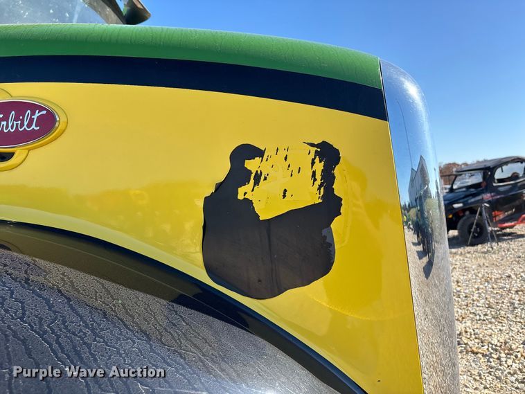 image for item DW7278 2016 Peterbilt 337 semi truck