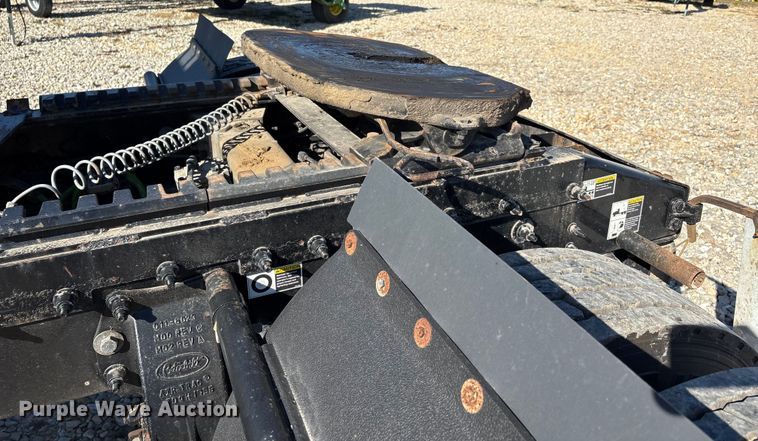 image for item DW7278 2016 Peterbilt 337 semi truck