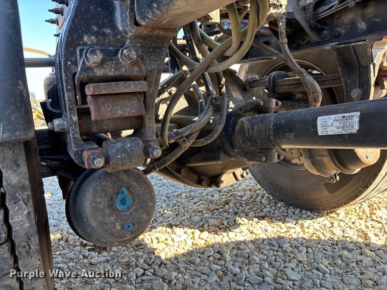 image for item DW7278 2016 Peterbilt 337 semi truck