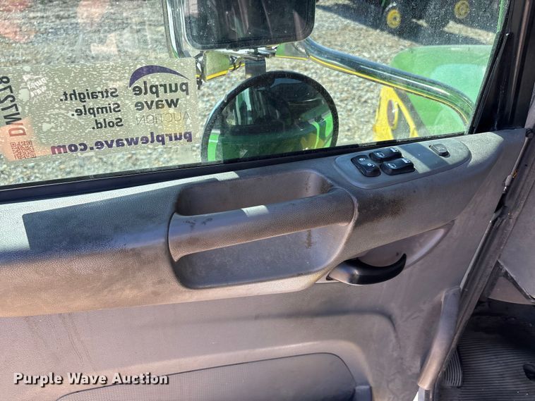 image for item DW7278 2016 Peterbilt 337 semi truck