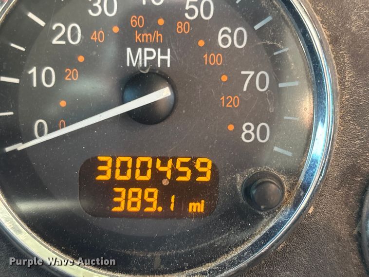 image for item DW7278 2016 Peterbilt 337 semi truck