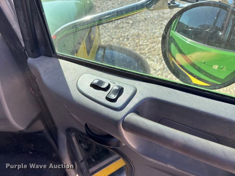 image for item DW7278 2016 Peterbilt 337 semi truck