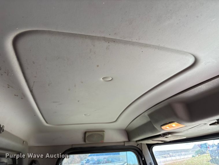 image for item DW7278 2016 Peterbilt 337 semi truck