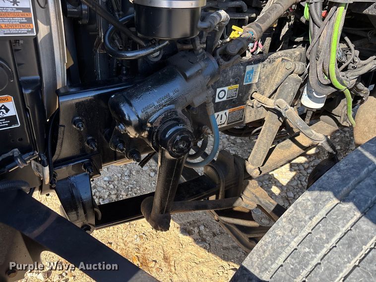 image for item DW7278 2016 Peterbilt 337 semi truck