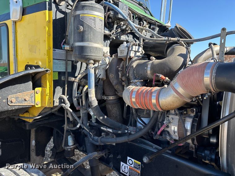 image for item DW7278 2016 Peterbilt 337 semi truck