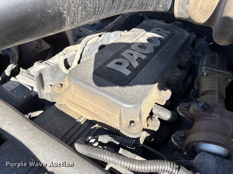 image for item DW7278 2016 Peterbilt 337 semi truck