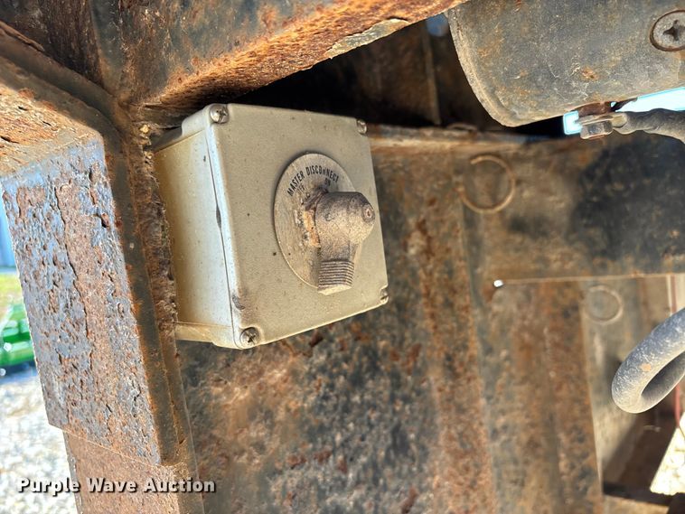 image for item DW7279 2015 Kaufman drop deck equipment trailer