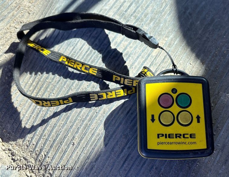 image for item DW7279 2015 Kaufman drop deck equipment trailer