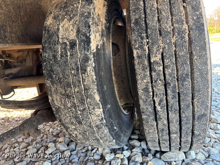 image for item DW7279 2015 Kaufman drop deck equipment trailer