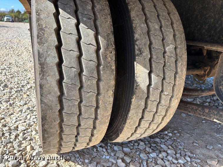 image for item DW7279 2015 Kaufman drop deck equipment trailer