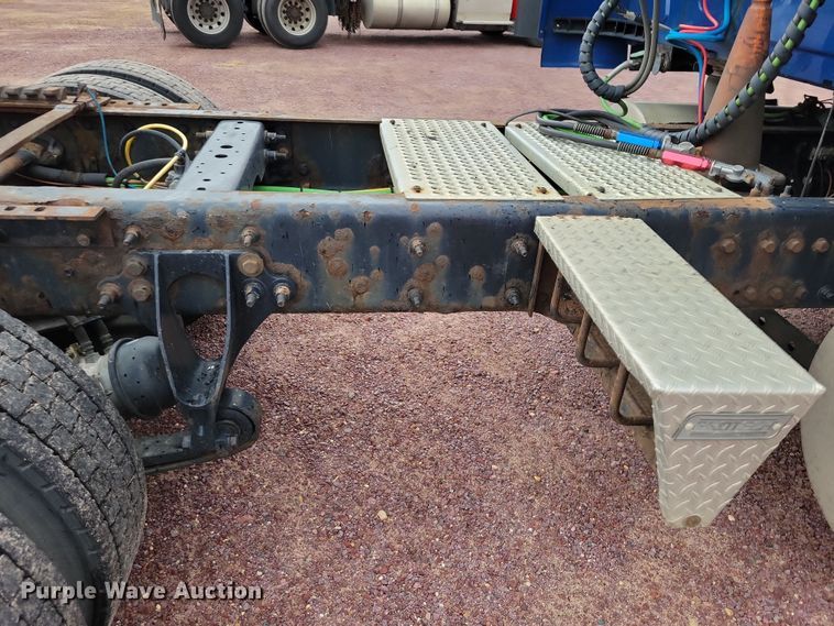 image for item DX6465 2017 International ProStar Plus 122 semi truck