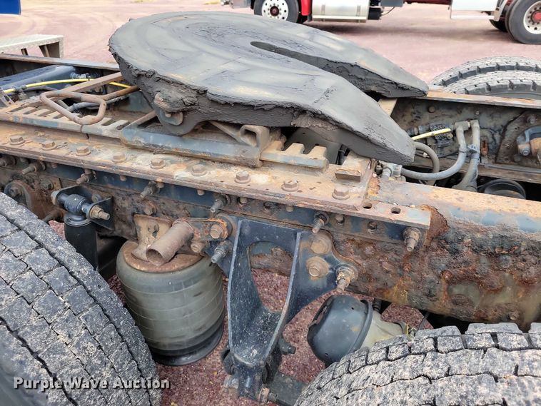 image for item DX6465 2017 International ProStar Plus 122 semi truck