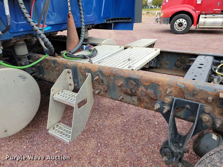 image for item DX6465 2017 International ProStar Plus 122 semi truck