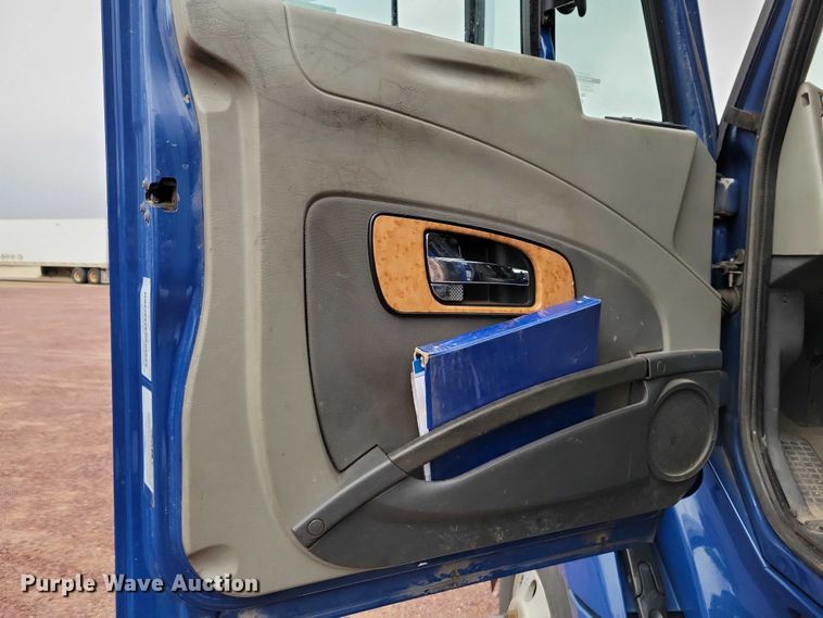 image for item DX6465 2017 International ProStar Plus 122 semi truck