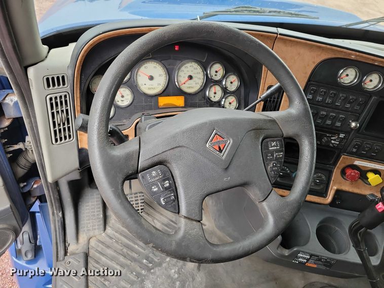 image for item DX6465 2017 International ProStar Plus 122 semi truck