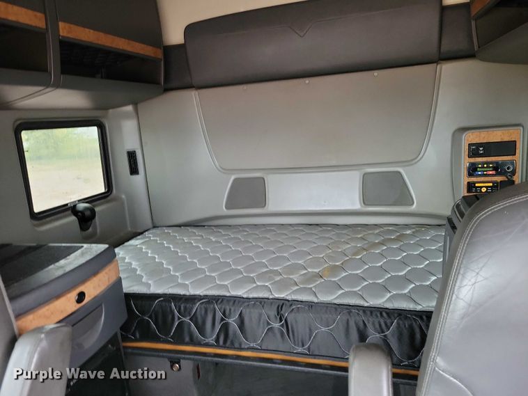 image for item DX6465 2017 International ProStar Plus 122 semi truck