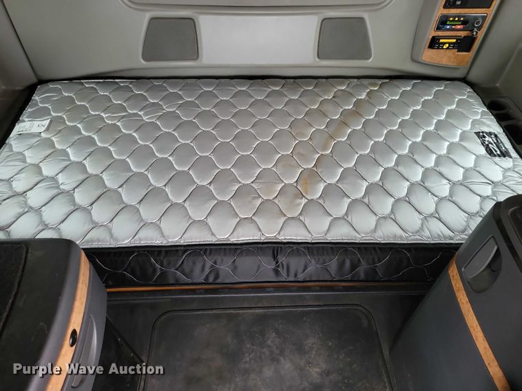 image for item DX6465 2017 International ProStar Plus 122 semi truck